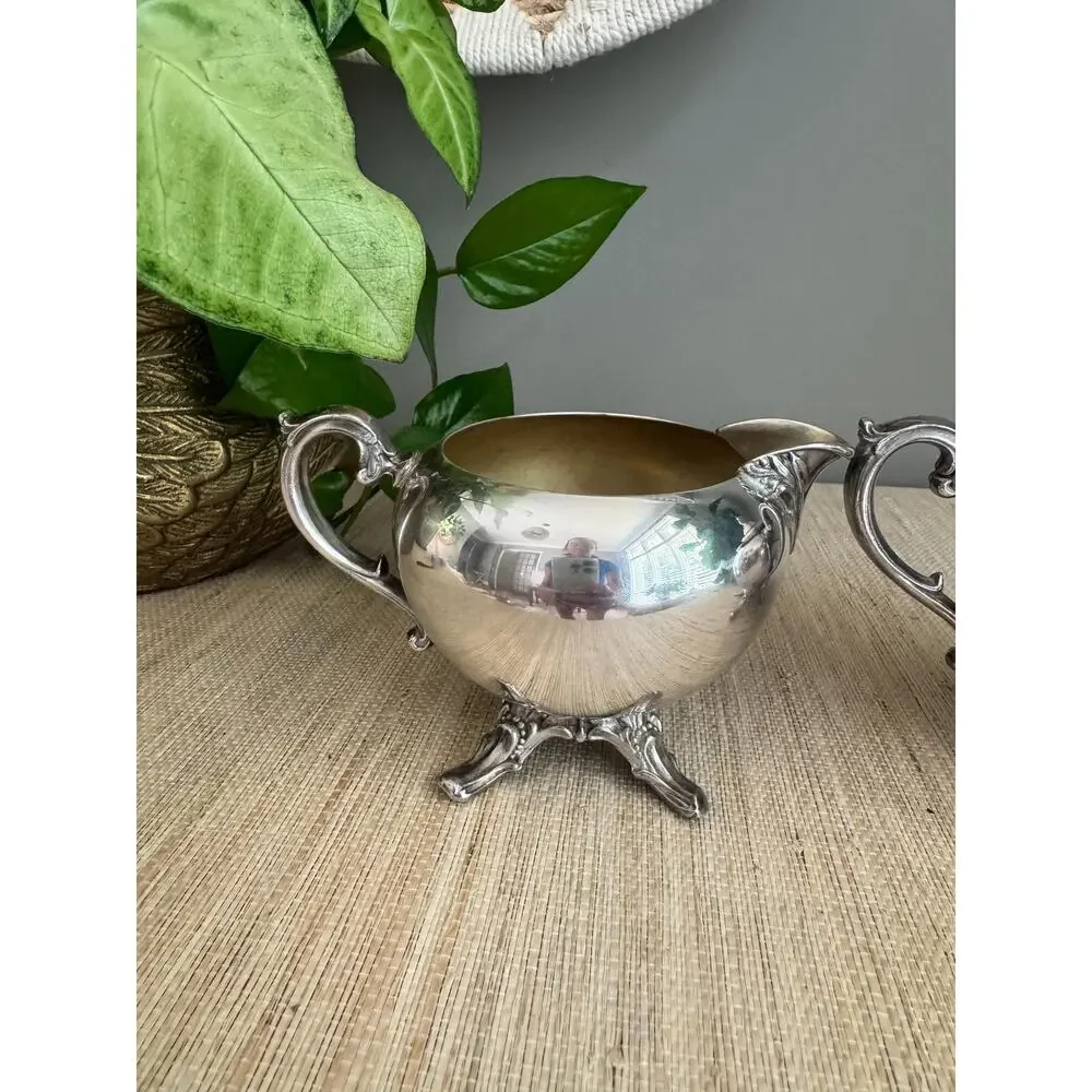 Vintage Wm Rogers Silverplate Cream & Sugar Set with Finial Lid